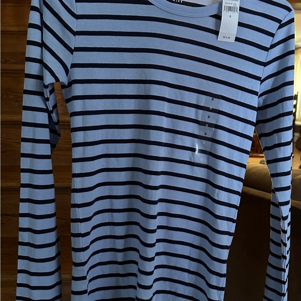 Gap long sleeve t shirt